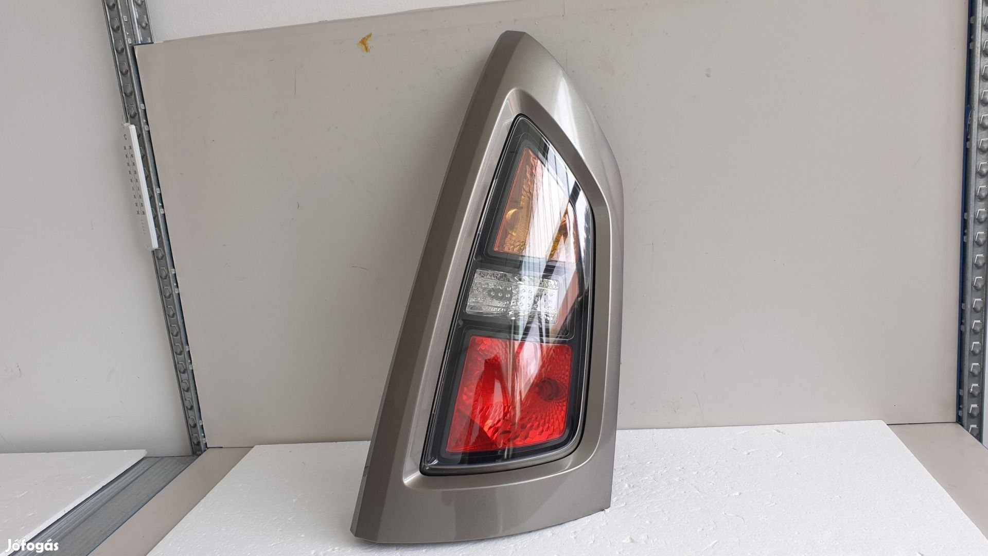 512144 Kia Soul 2011, Jobb Hátsó Lámpa, 92402-2K0R.