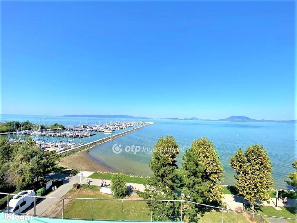 51 nm-es lakás eladó Balatonfenyves