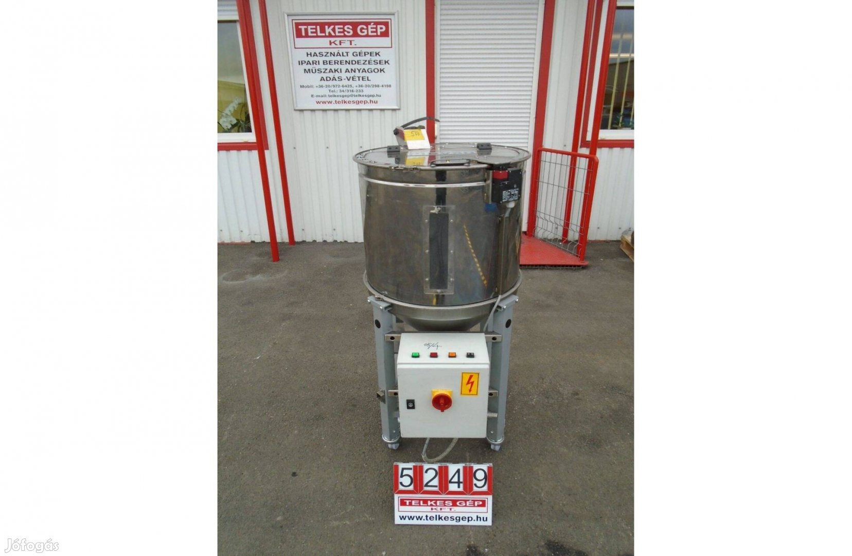 5249 - Adagoló tartály