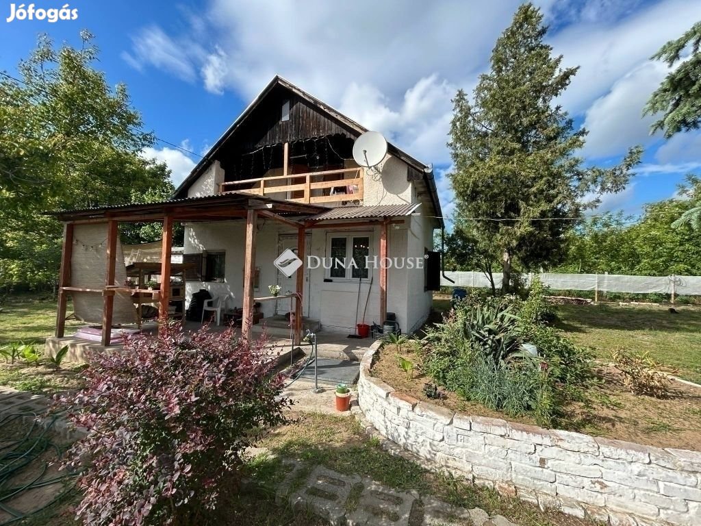 52 nm-es ház eladó Monor