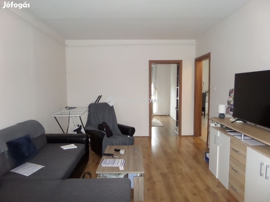 52 nm-es lakás eladó Pécs