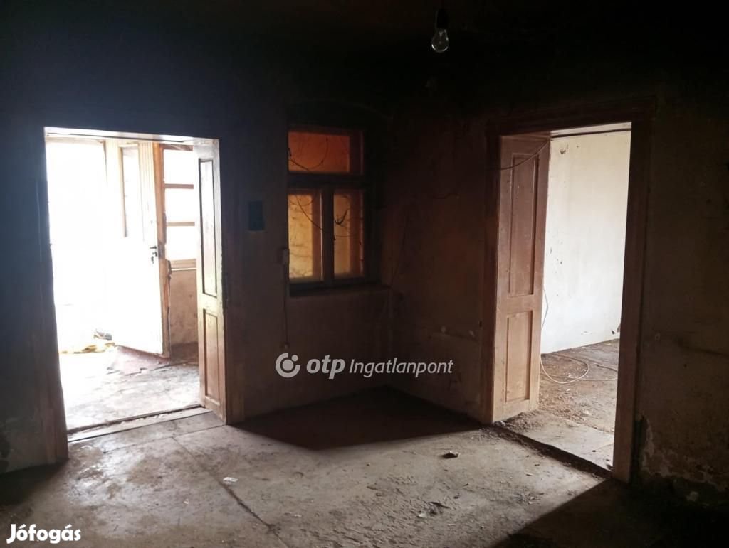 53 nm-es ház eladó Verpelét
