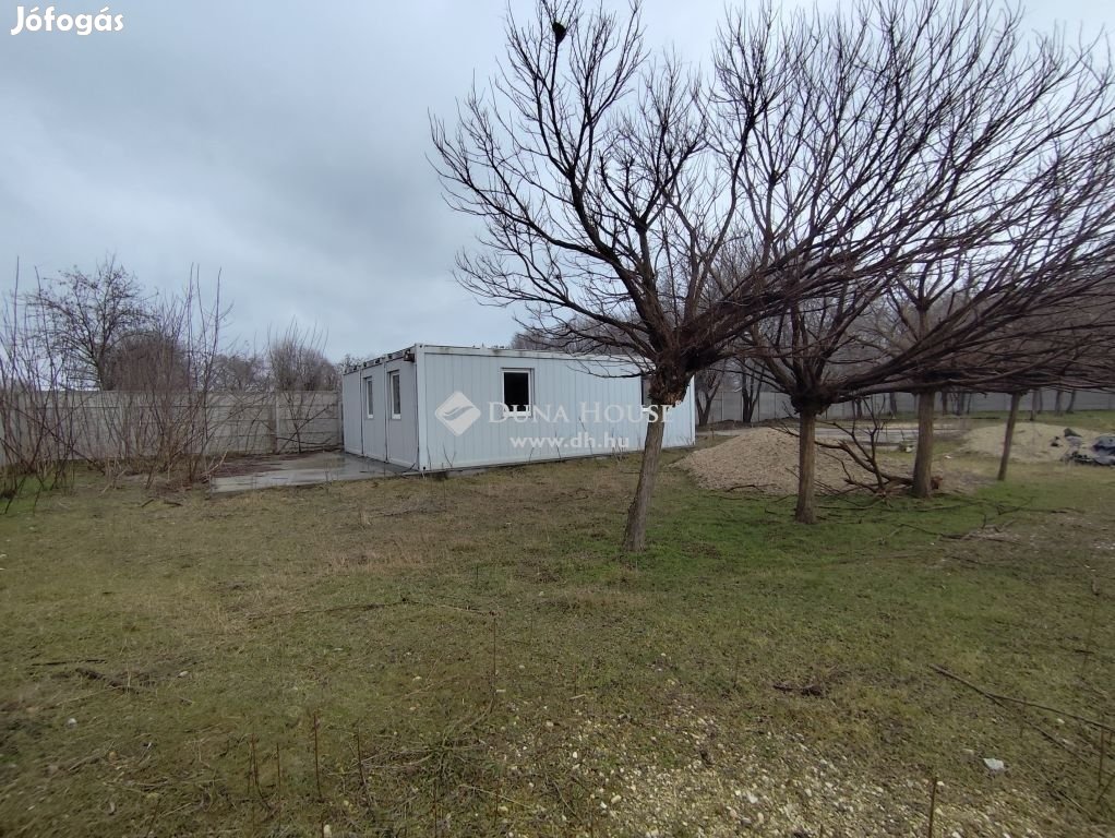 54 nm-es ház eladó Bugyi