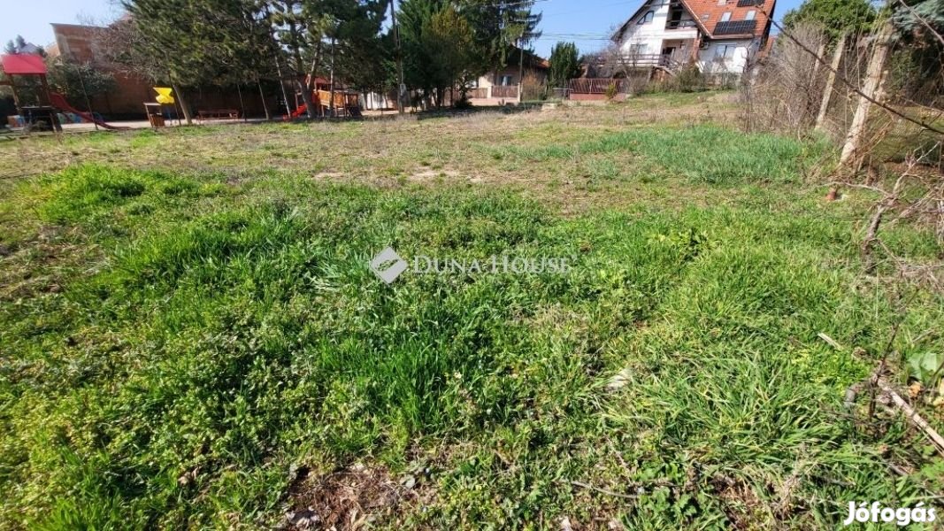 573 nm-es telek eladó Érd