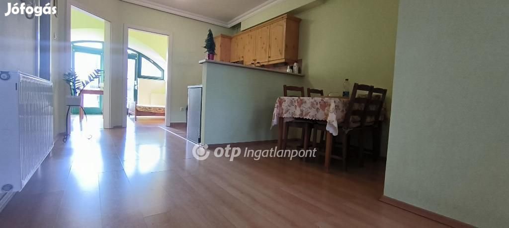 57 nm-es lakás eladó Békéscsaba