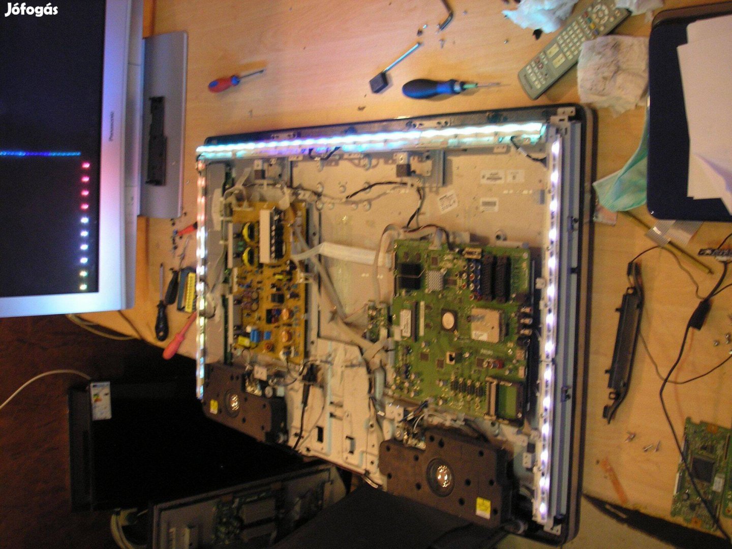 5843 Philips 40PFL9704H 40" ambilight szett 310432858711 310432857851