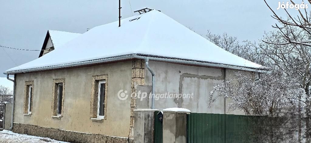 58 nm-es ház eladó Mikepércs