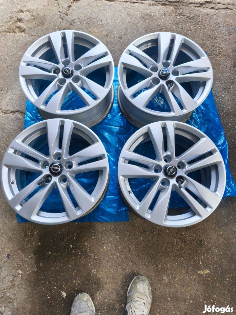 5X105 16os alufelni garnitúra gyári Opel