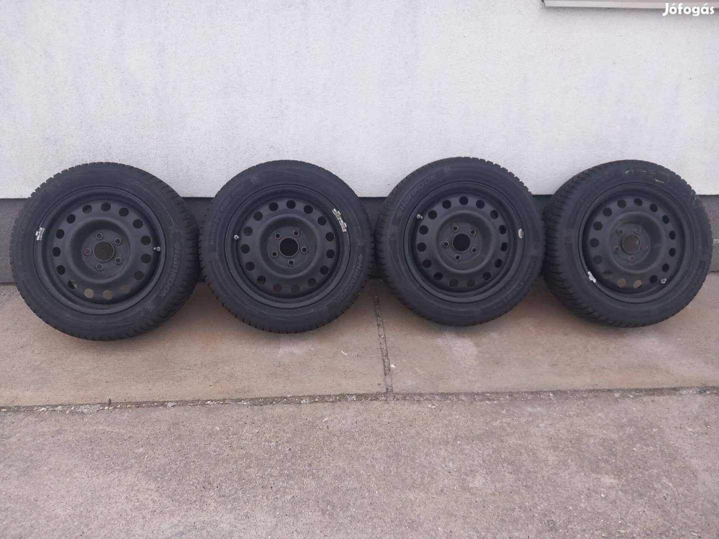 5X114.3 Hyundai KIA Lemezfelni 205/55R16 Téligumival