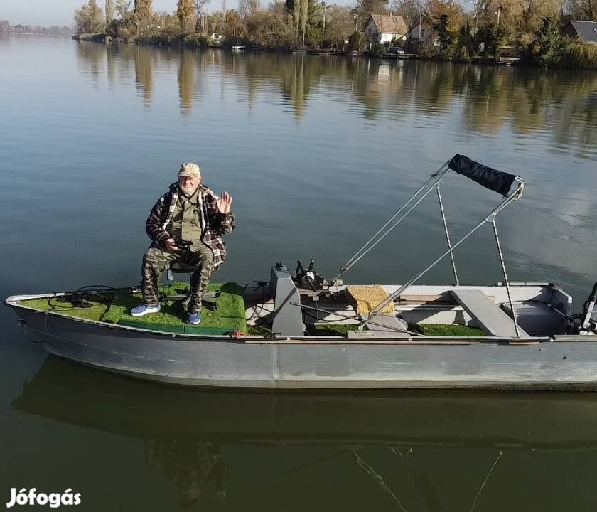 5,4 m műgyanta szuperpergető csónak - Ráckevén eladó! 