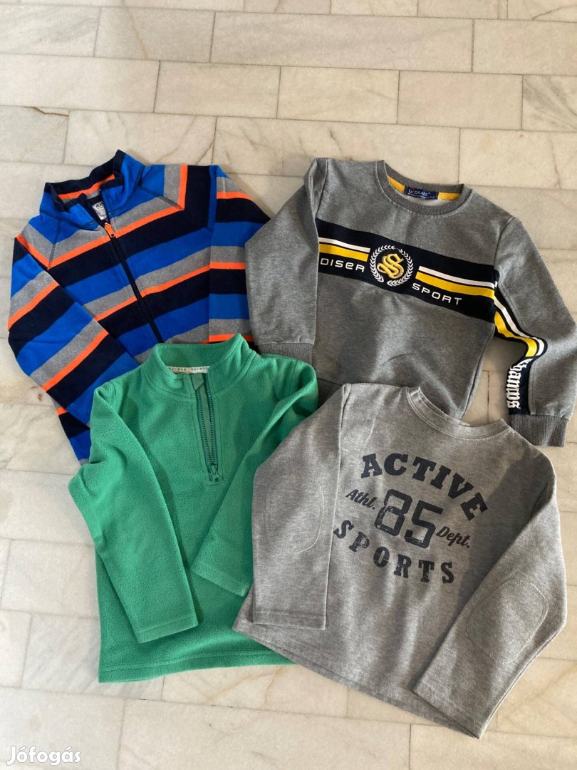 5-6 évesre való kisfiú pulóver 4 db együtt eladó