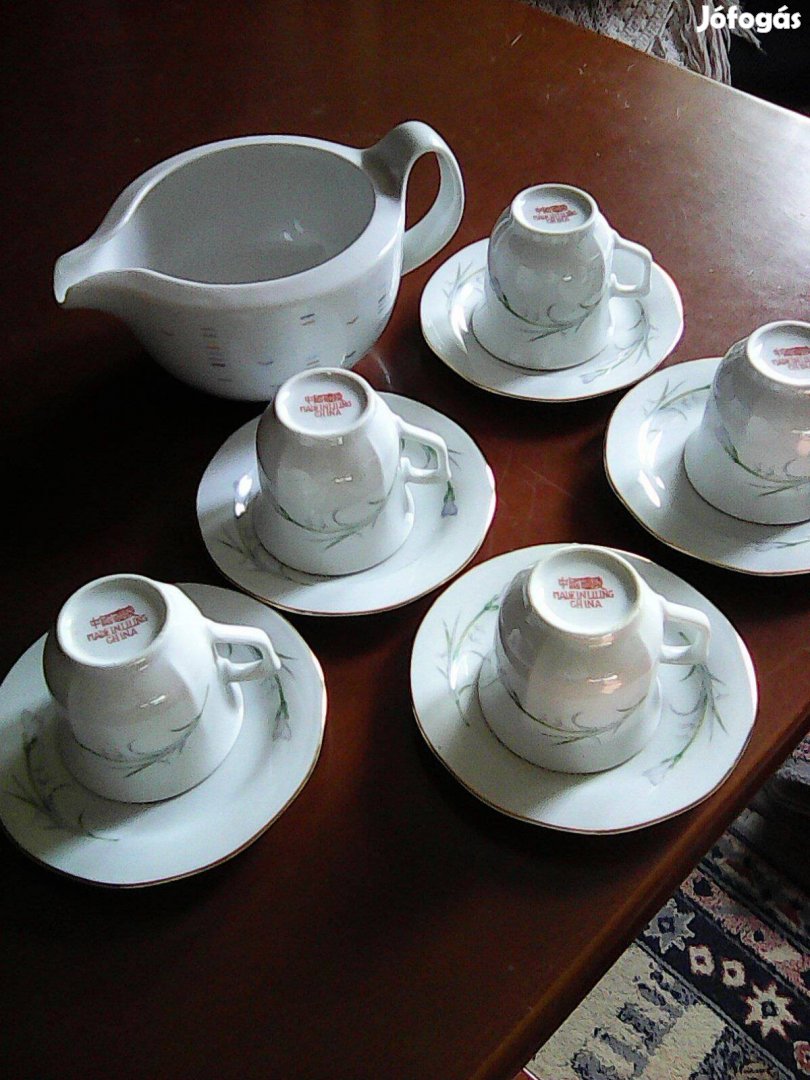 5 daraból álló porcelán kávés készlet 1 db kiöntővel