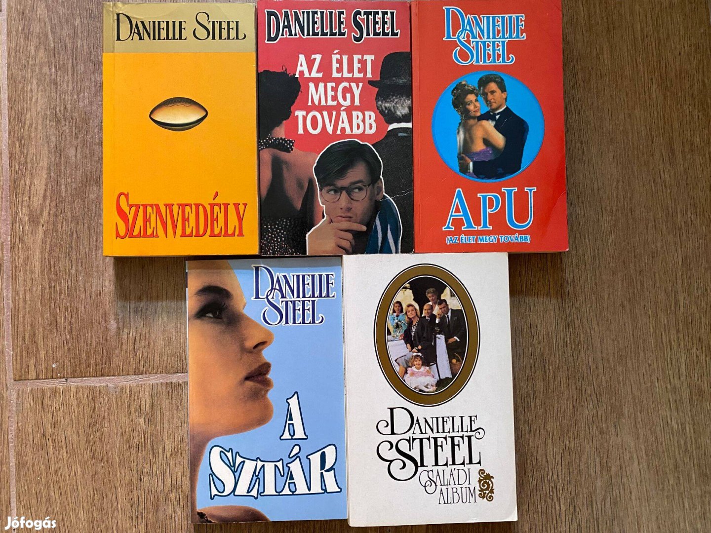 5 db Danielle Steel könyv