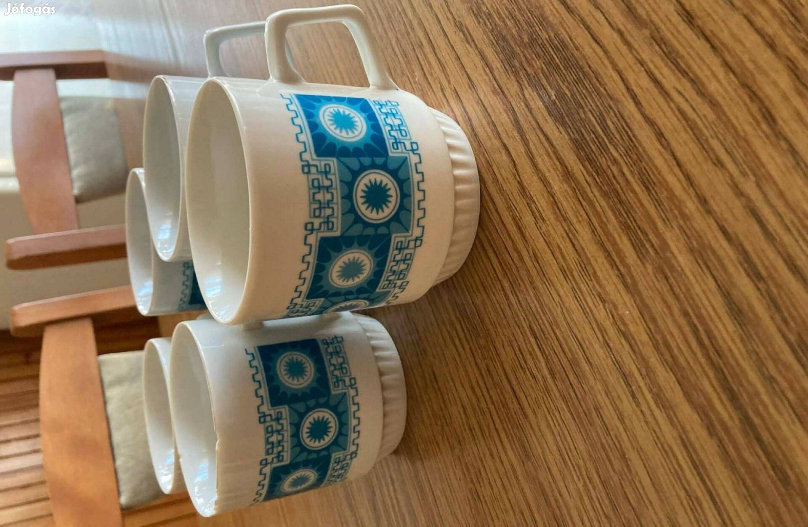 5 db Zsolnay porcelán bögre egy kissé sérült