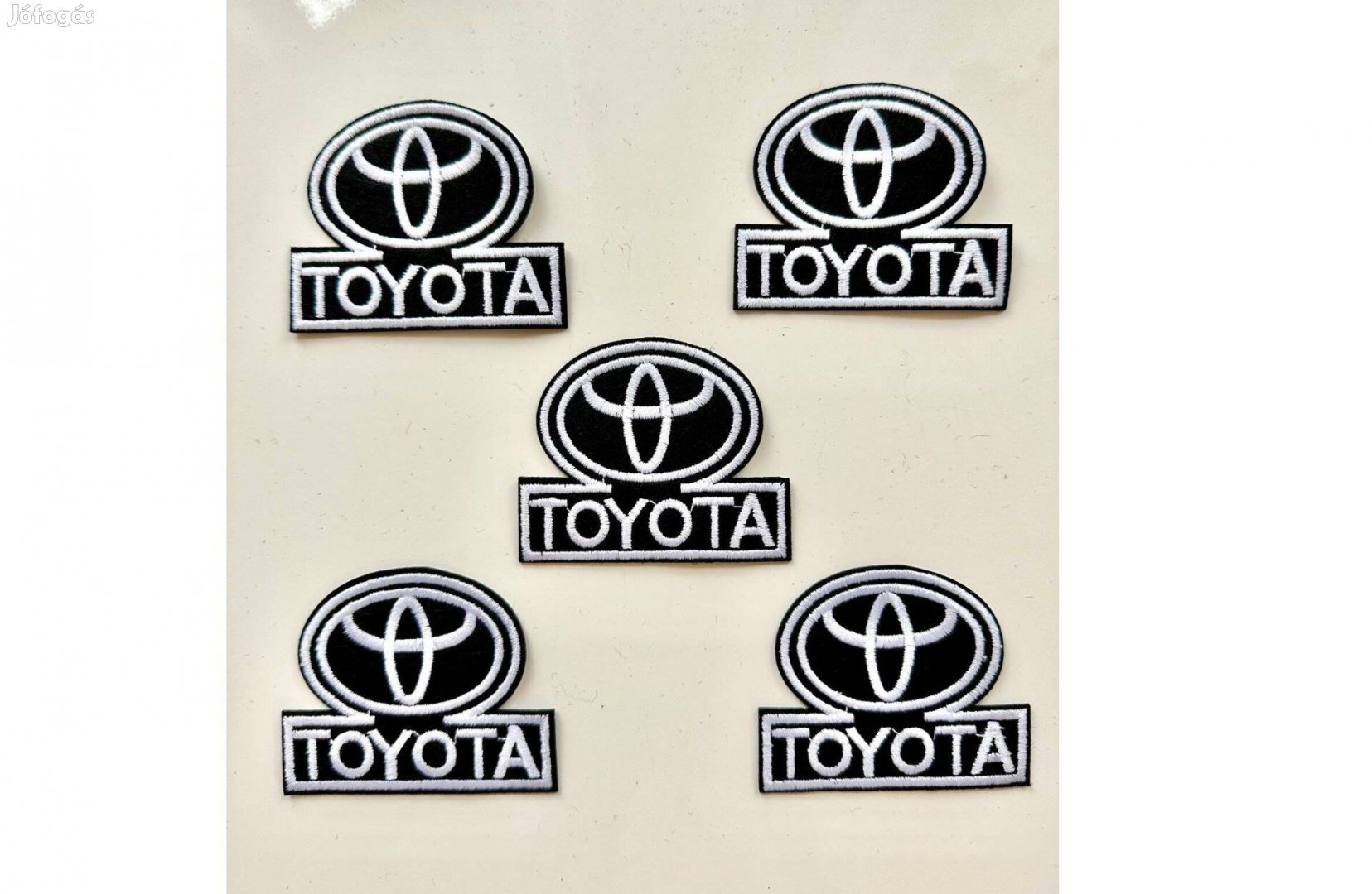 5 db (4+1 ajándék) ruhára vasalható folt rávasaló felvarró logo Toyota