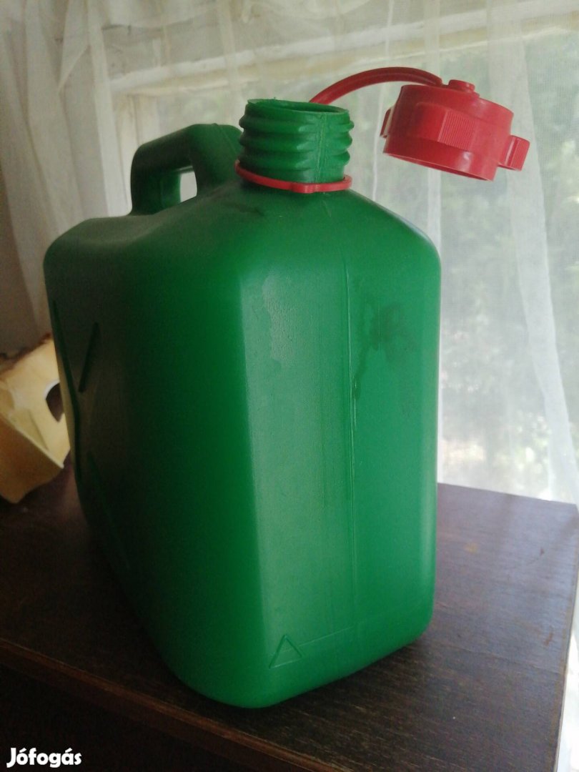5 l benzines kanna jó állapotban