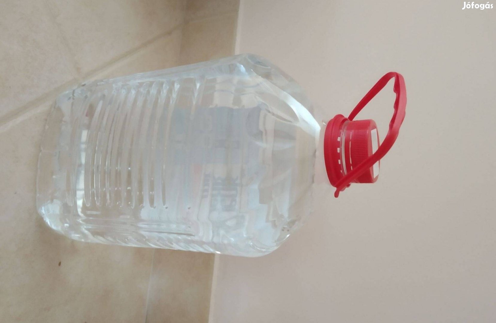 5 literes műanyag kanna