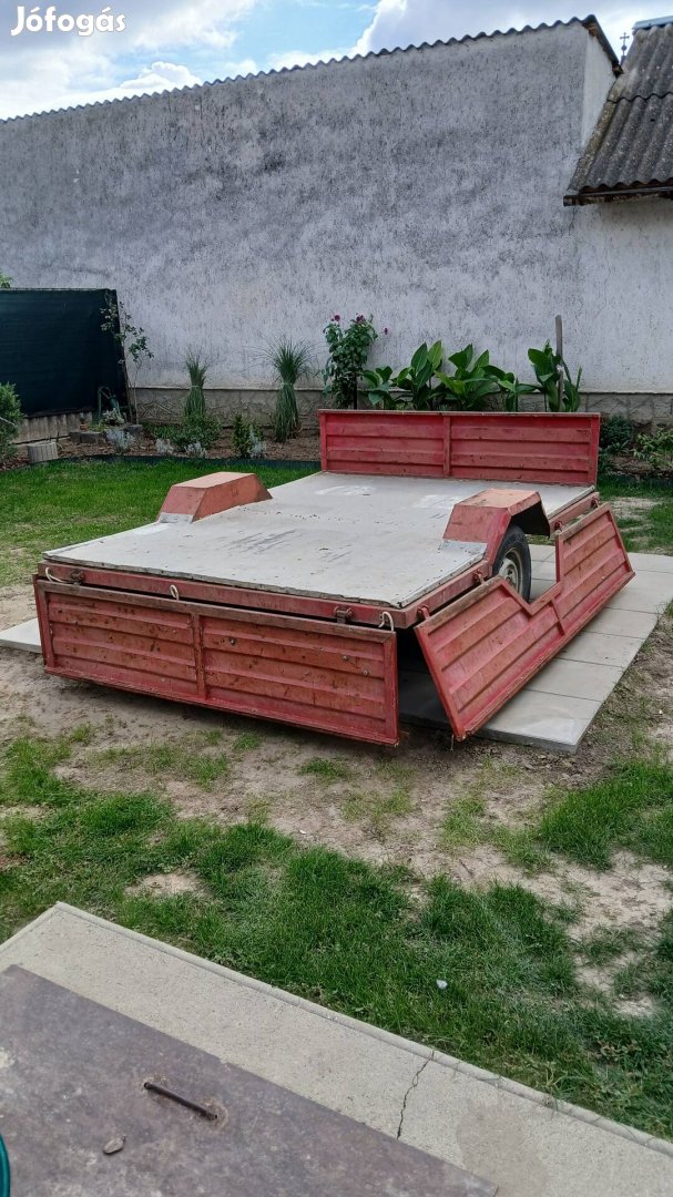5 mázsás fekes lenyithato oldalu 225× 160 magasito 160 as