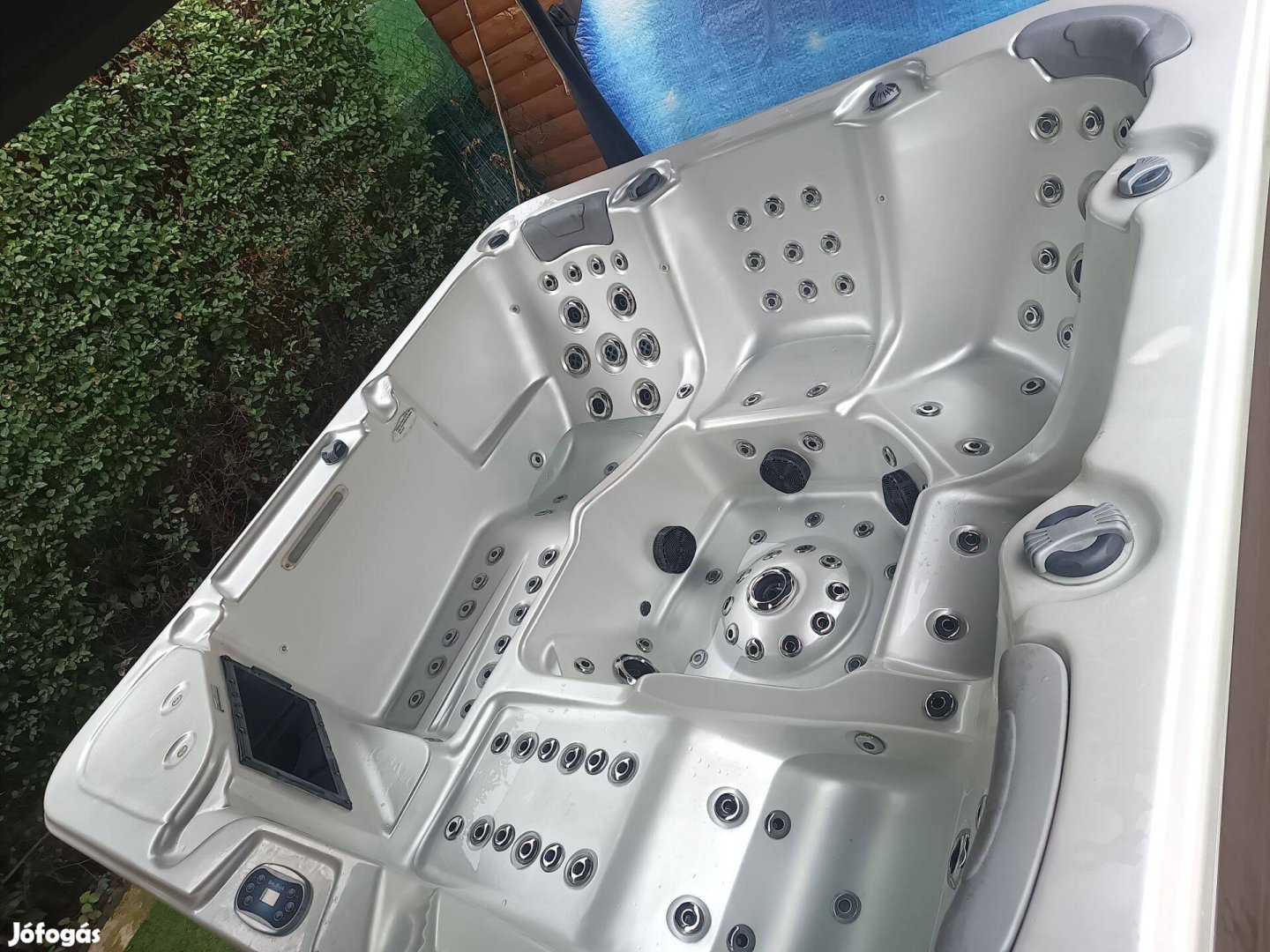 5 személyes jakuzzi eladó