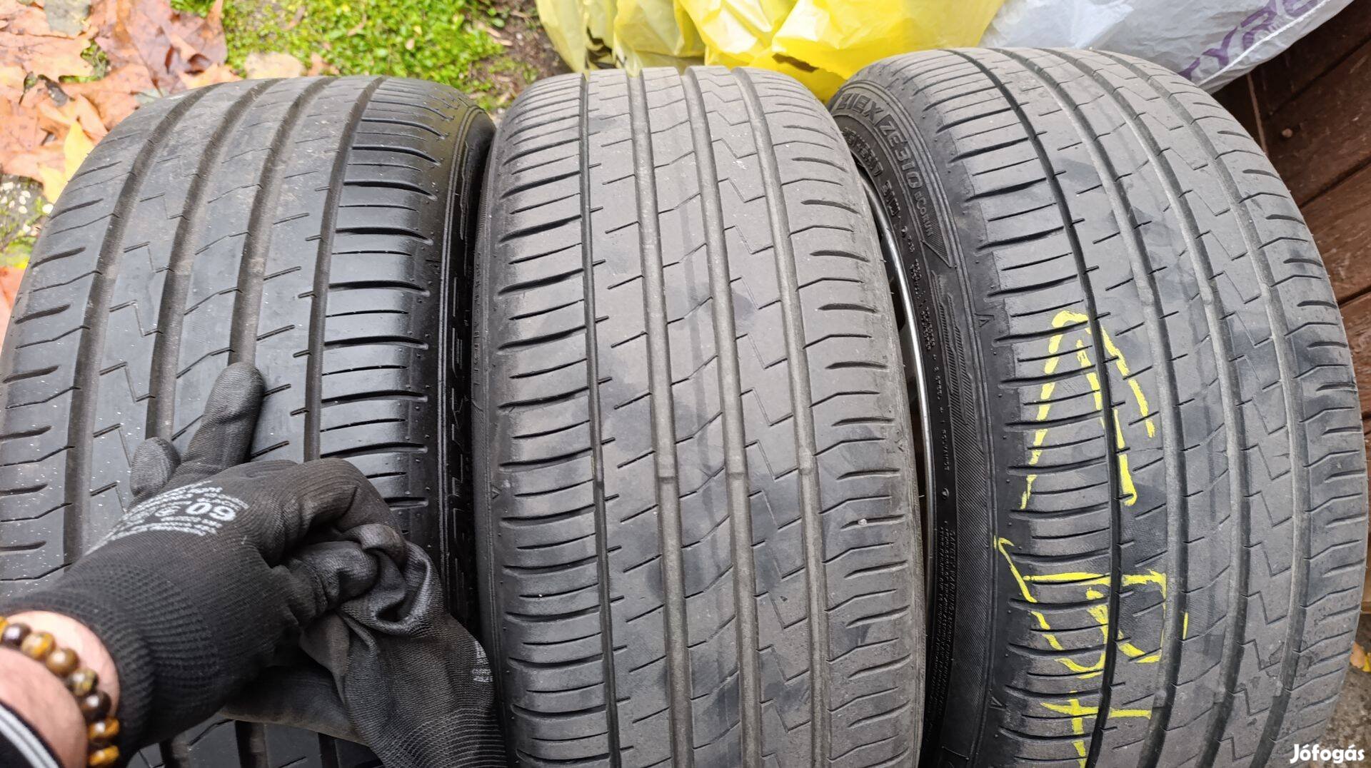 5db jó állapotú 215/45 R17 nyári gumi garnitúra 