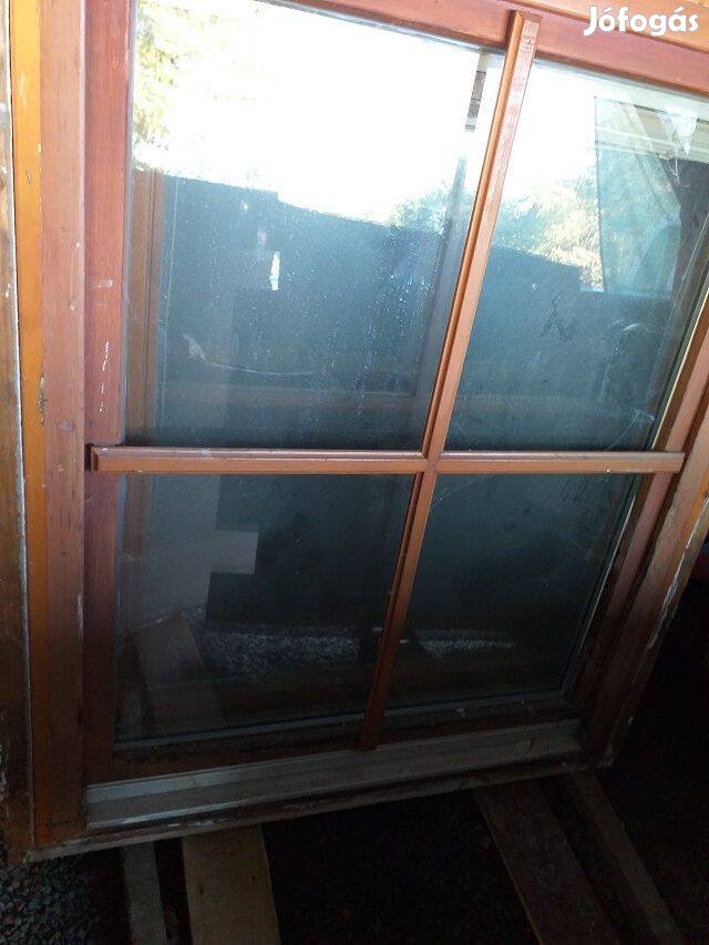 5db tömör fa hőszigetelt bukó nyíló ablak 108x129cm