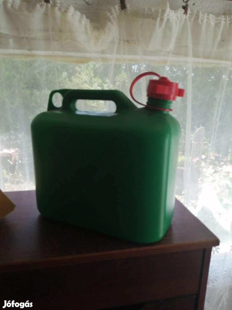 5l benzines kanna jó állapotú beontovel van benne 
