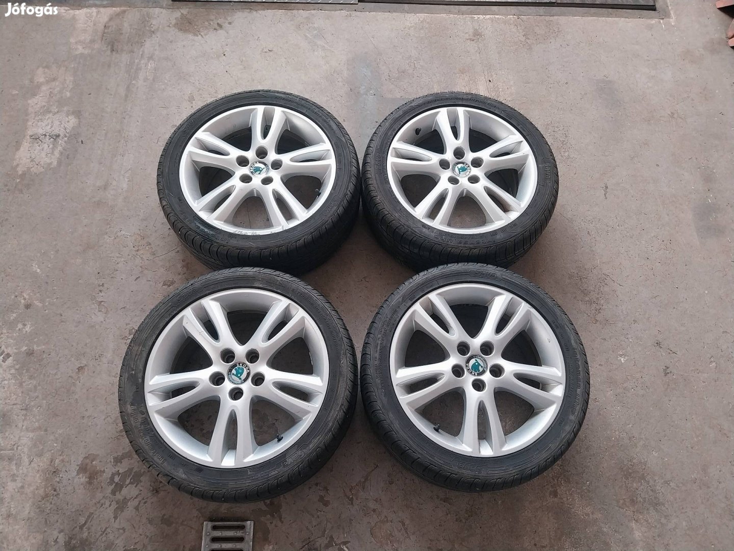 5x100 16" alufelni 205 45 16 gumi Skoda Fabia Praktik Rapid Octavia 