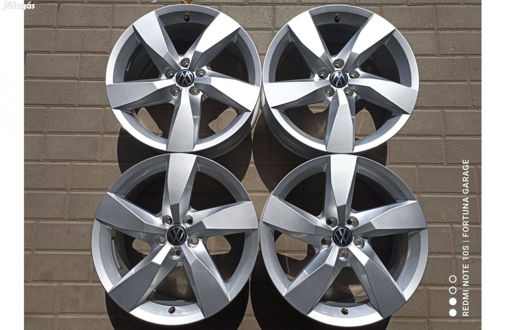 5x100 17" Volkswagen 'Chesterfield' (2GM) újszerű alufelni garnitúra