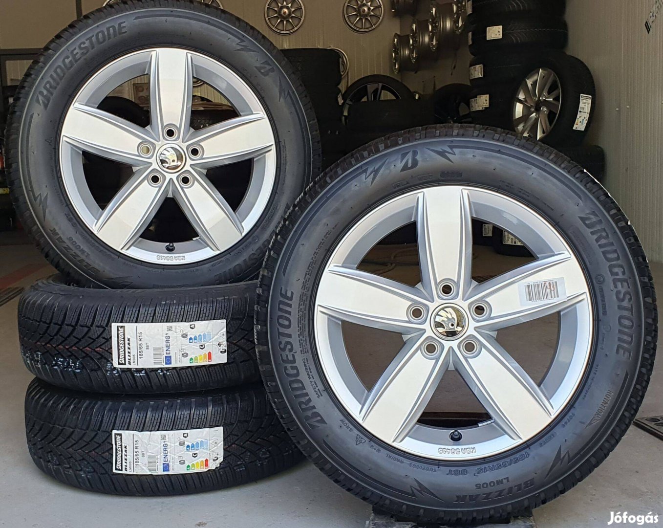 5x100 Vadonatúj gyári Skoda Fabia alufelni 185/65 R15 téli gumik