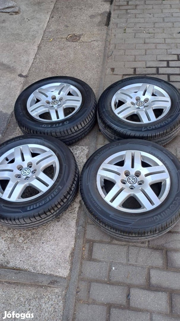 5x100-as 15"-ös VW alufelni garnitúra 195/65R15 gumikkal eladó