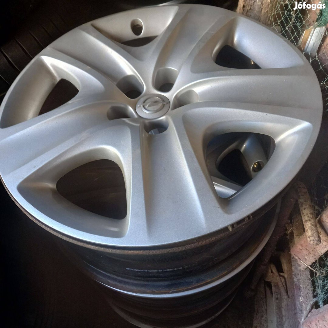 5x105 17es opel keték garnitúra eladó