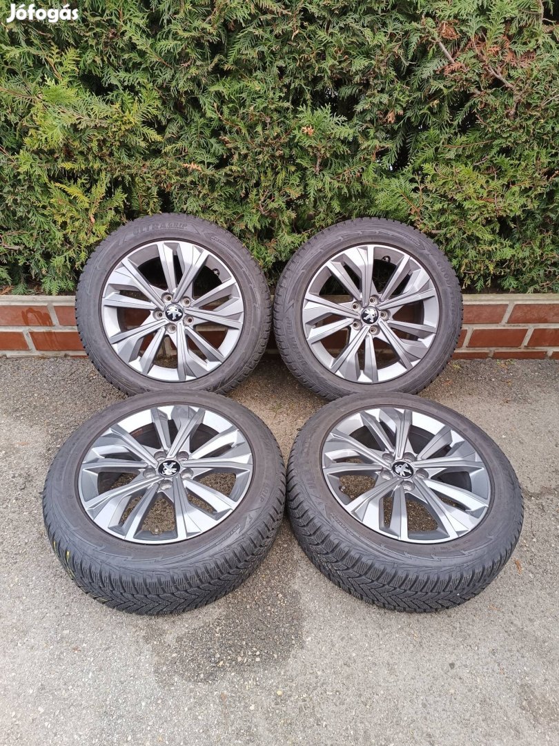 5x108 17 / 17" Gyári Peugeot / Citroen alufelni 215/55 R17 téli gumi