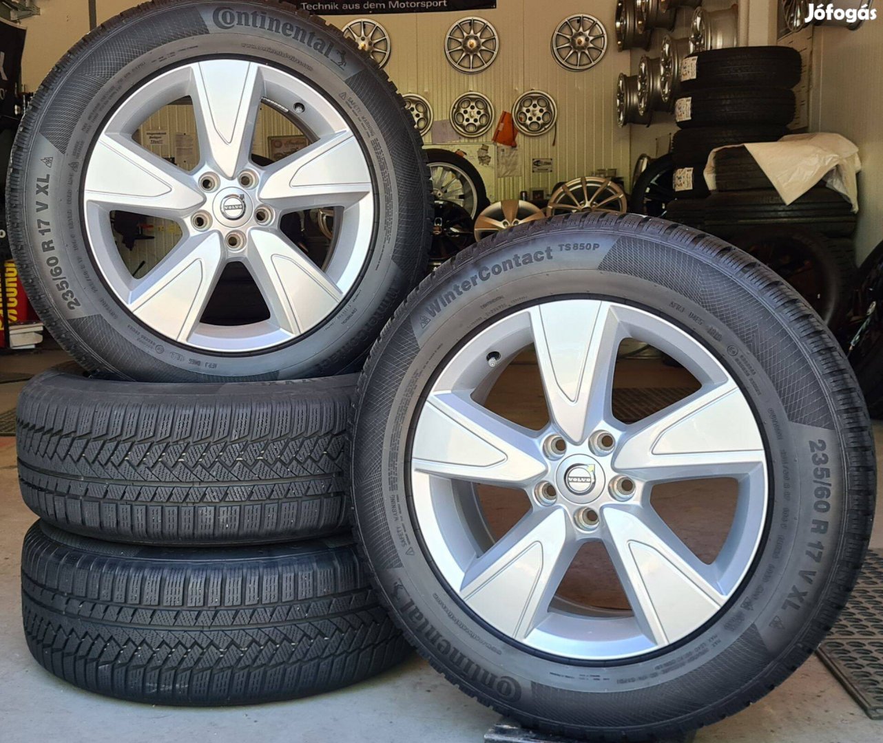 5x108 Gyári Volvo XC40 alufelni 235/60 R17 téli gumikkal /K210