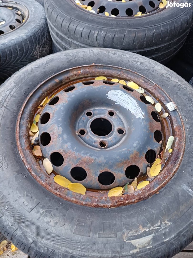 5x108 Renault 15ös felnik téligumikkal 