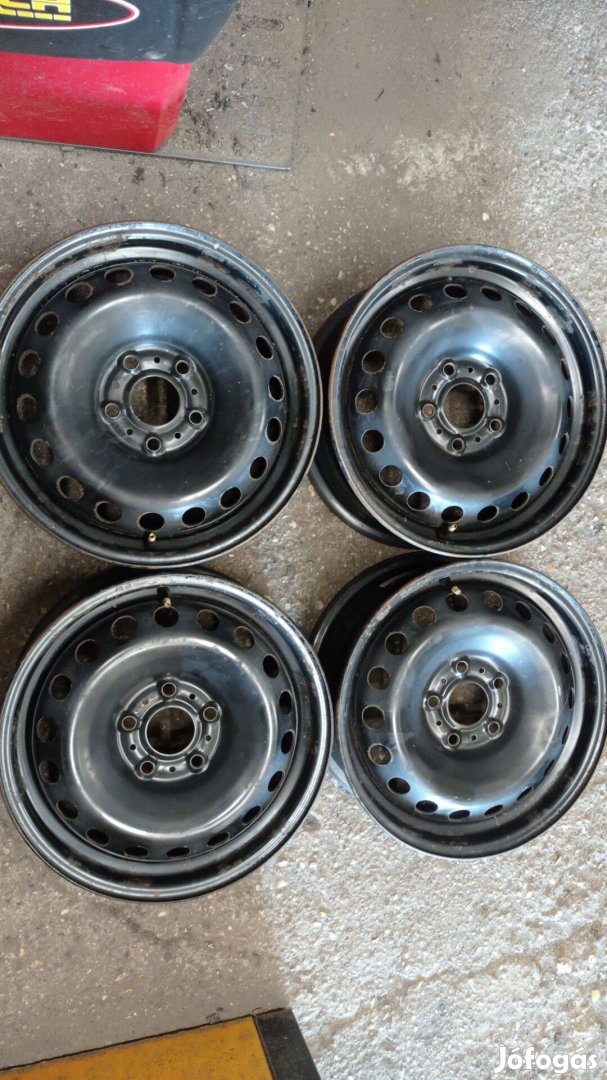 5x108 lyukosztású 15 colos használt Gyári Renault acél felni garnitúra