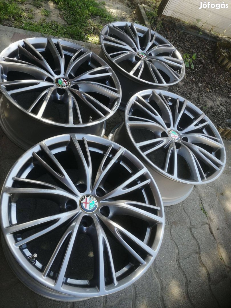 5x110 Alfa Romeo Stelvio, 159, Giulietta, Giulia 18" gyári alufelni