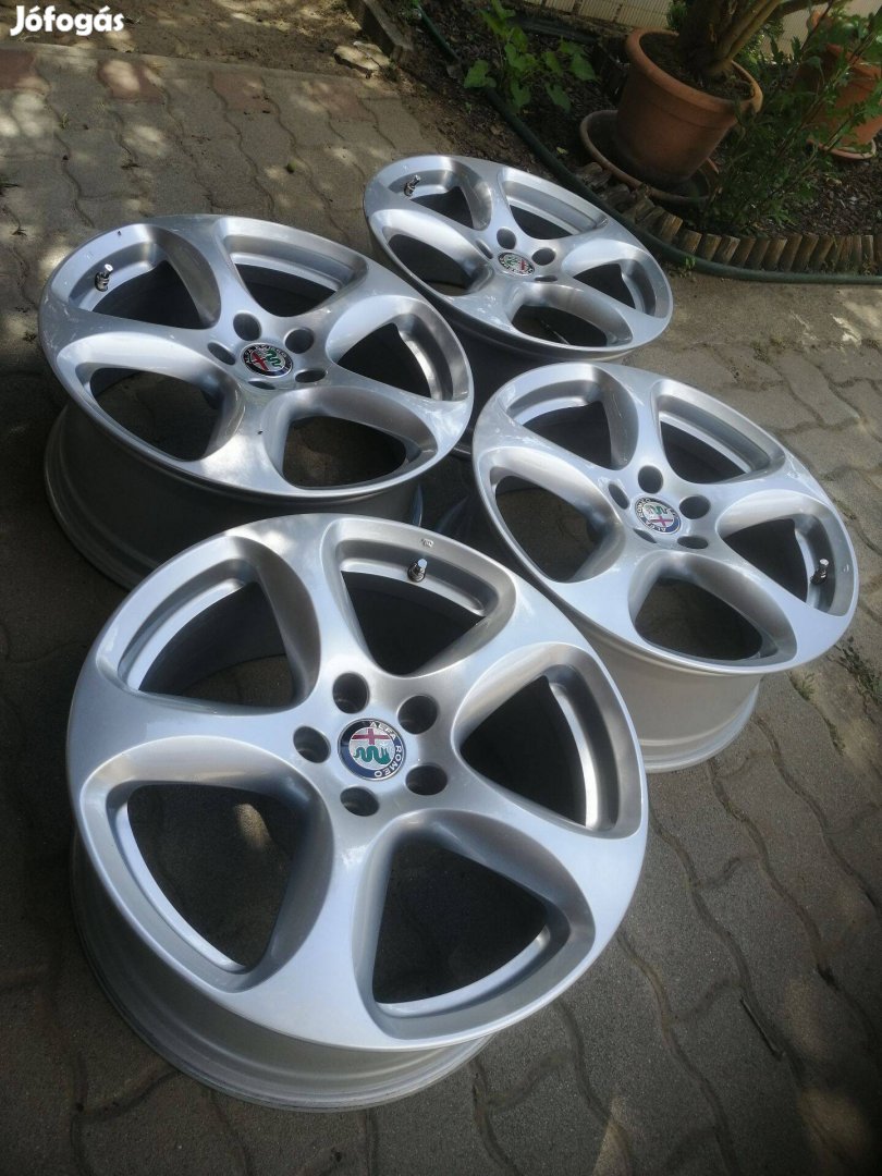 5x110 Alfa Romeo Stelvio, Giulietta, 159, Giulia gyári 18" alufelni