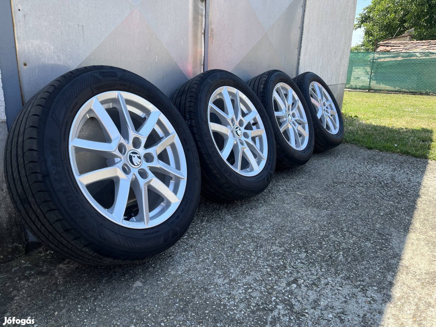 5x112 16" Dezent alufelni 205/55 r16 újszerű nyári gumival