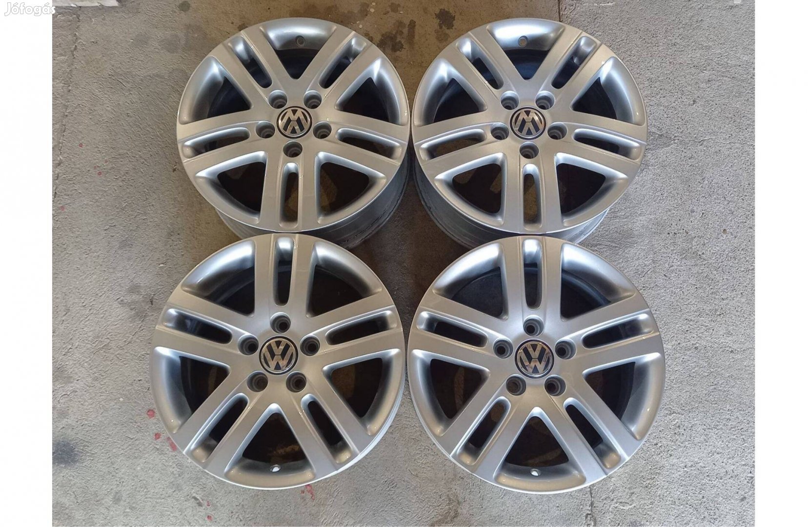 5x112 16" VW Atlanta gyári alufelni garnitúra - új fényezéssel