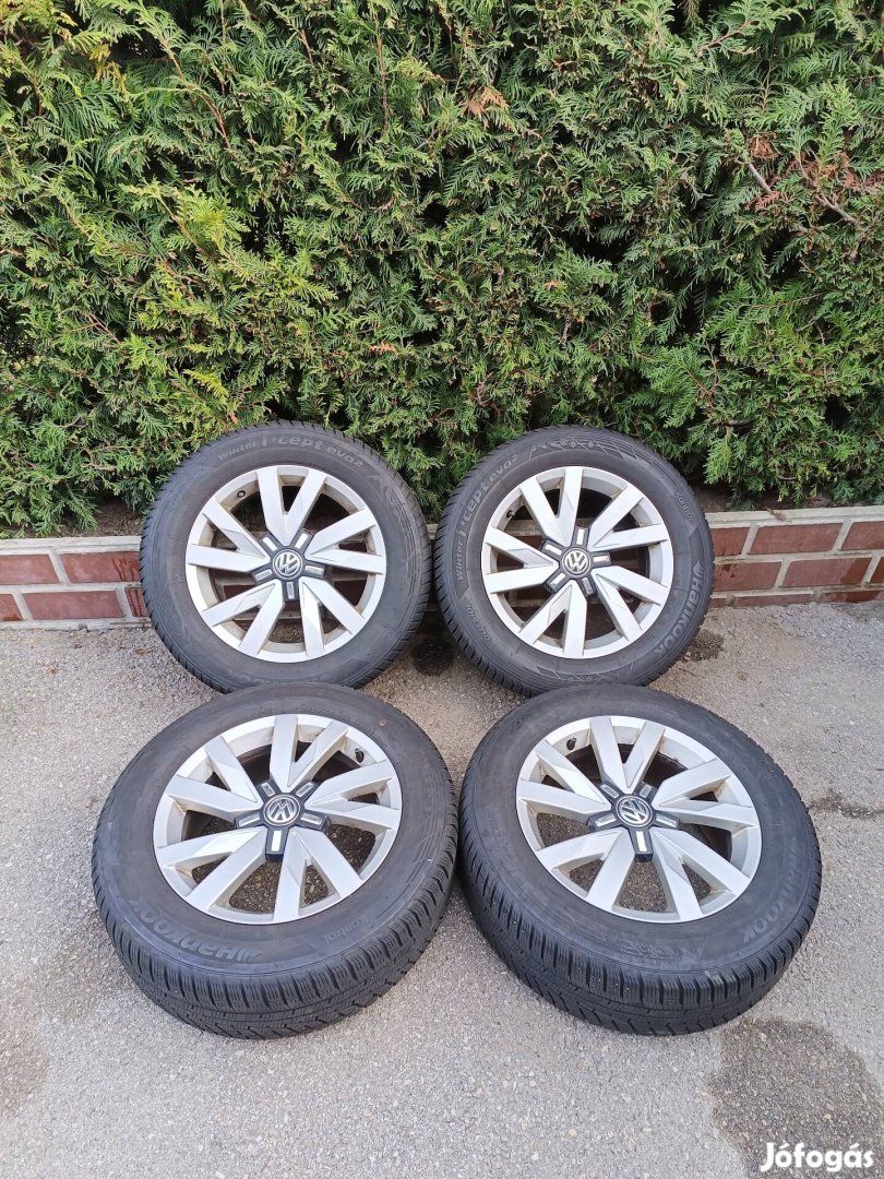 5x112 16 / 16" Gyári Volkswagen alufelni 215/60 R16 téli gumi