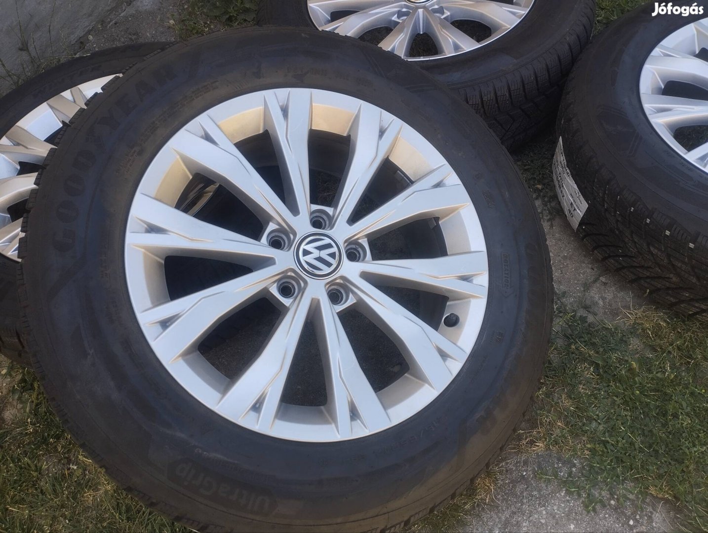 5x112 17 VW Tiguan gyári - 215/65 r17 " téli goodyear Skoda Seat Audi