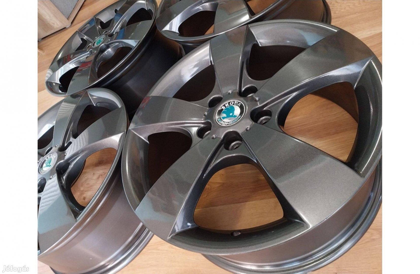 5x112 17" Skoda gyári "Pegasus" alufelni garnitúra