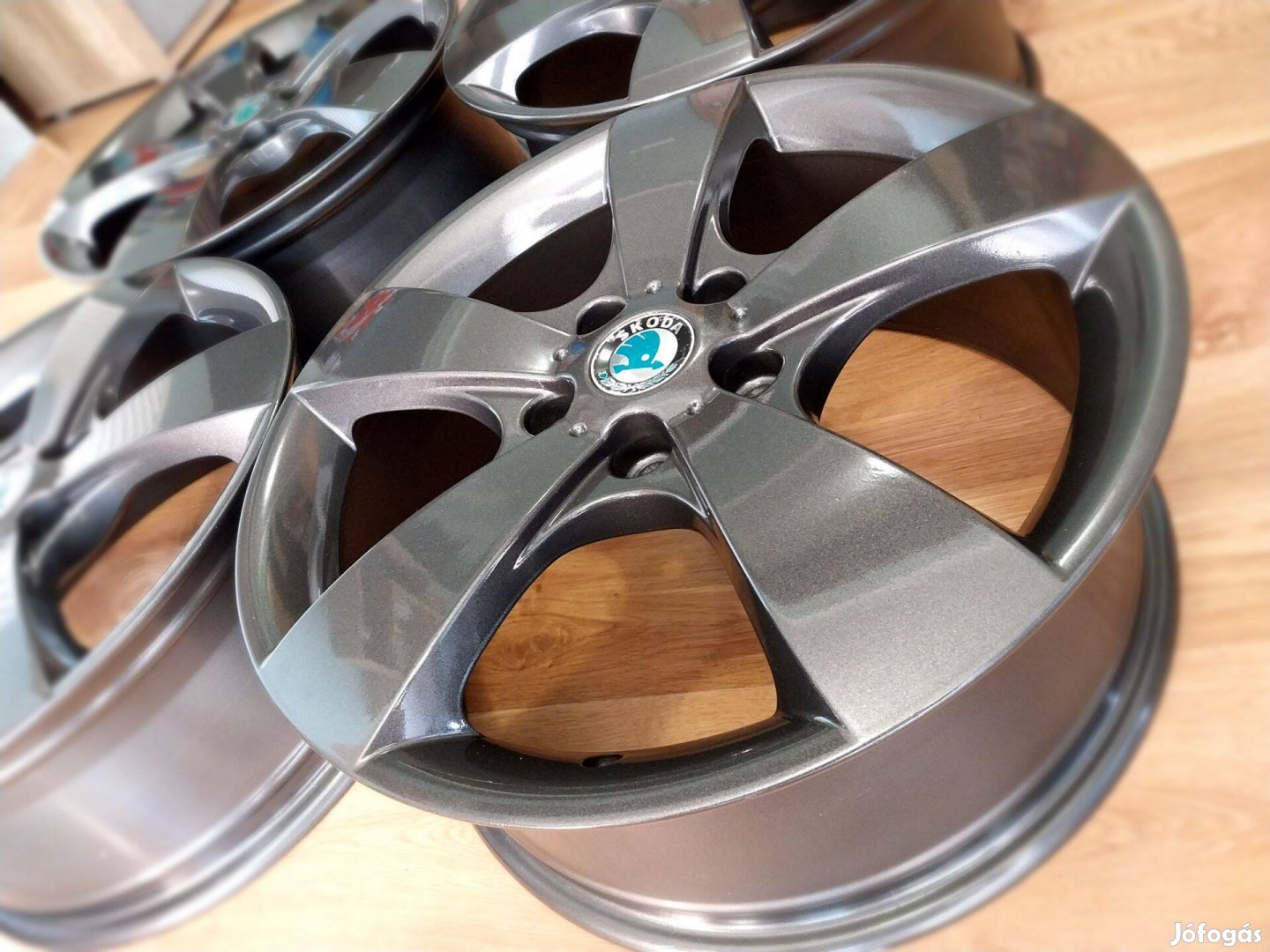 5x112 17" Skoda gyári "Pegasus" alufelni garnitúra - stormgrau met
