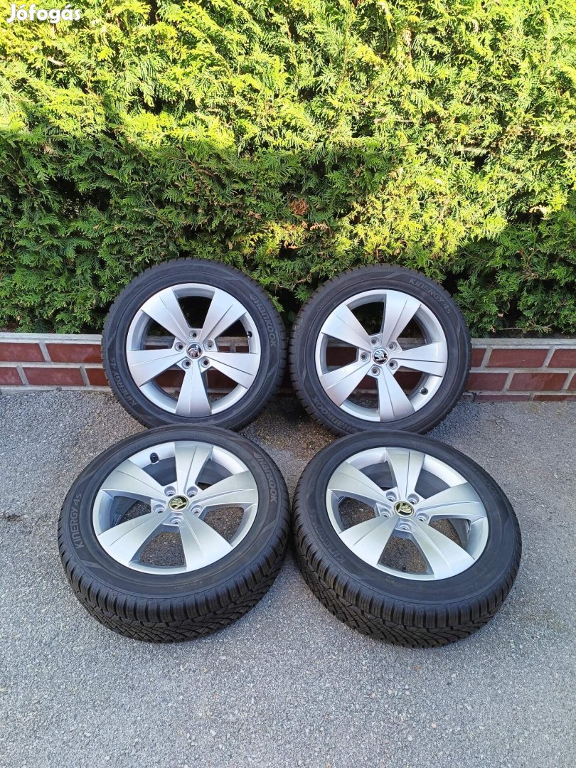 5x112 17 / 17" Gyári Skoda alufelni 215/55 R17 négyévszakos gumi