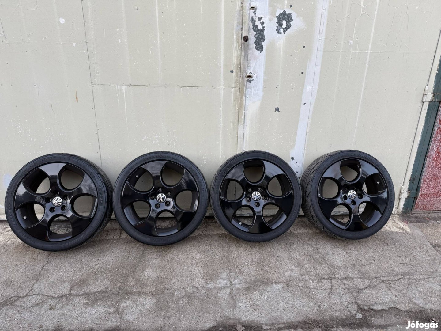 5x112 18" VW Golf V GTI Detroit felni szett,225/40 R18 gumikkal