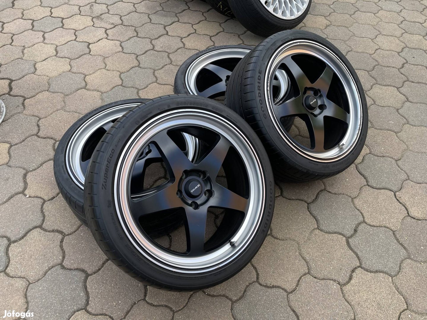 5x112 19" Dare F7 245/35r19 nyári gumival!