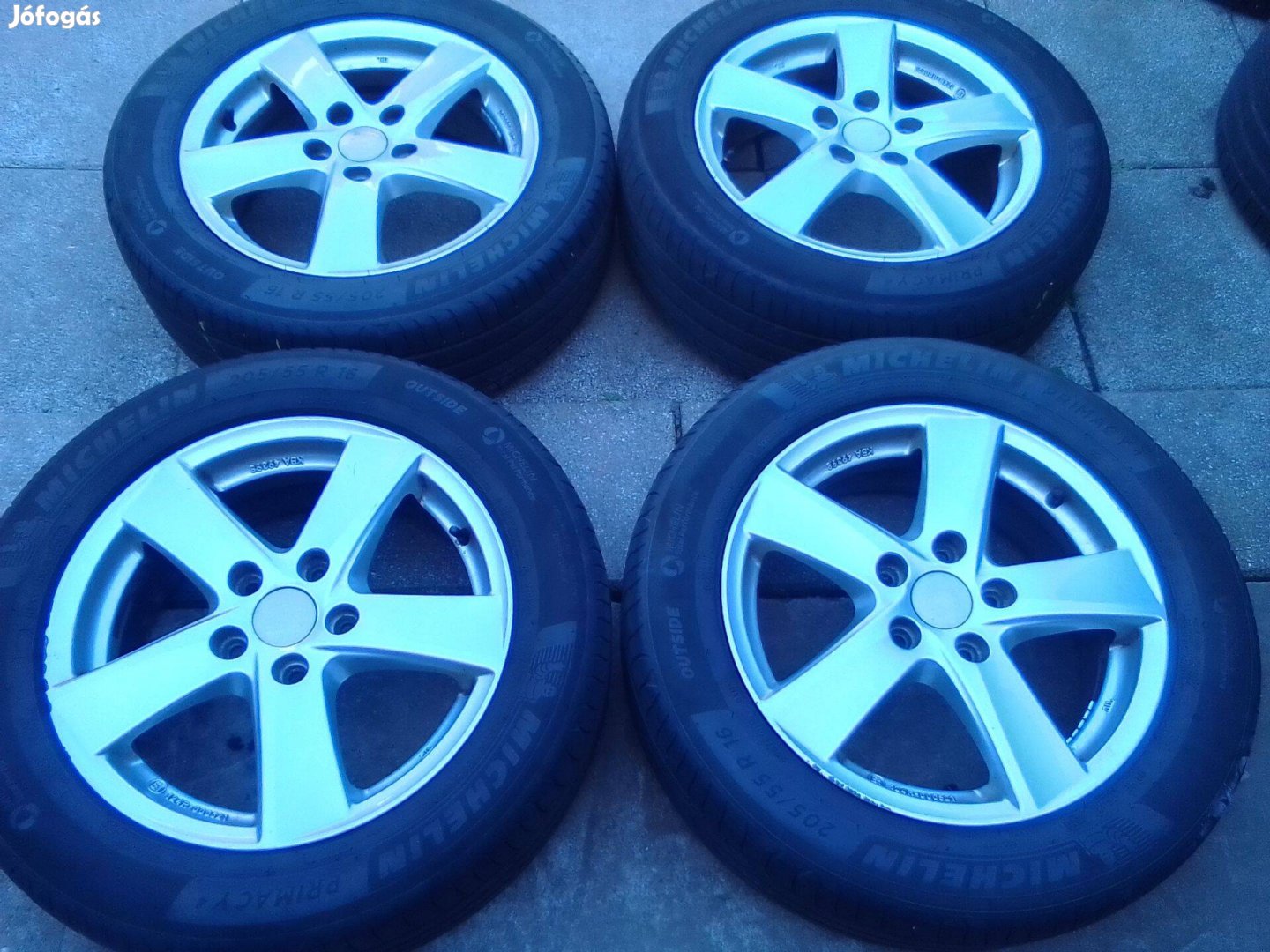 5x112 Alutec alufelni 205/55R16 Michelin Primacy4 nyári gumival