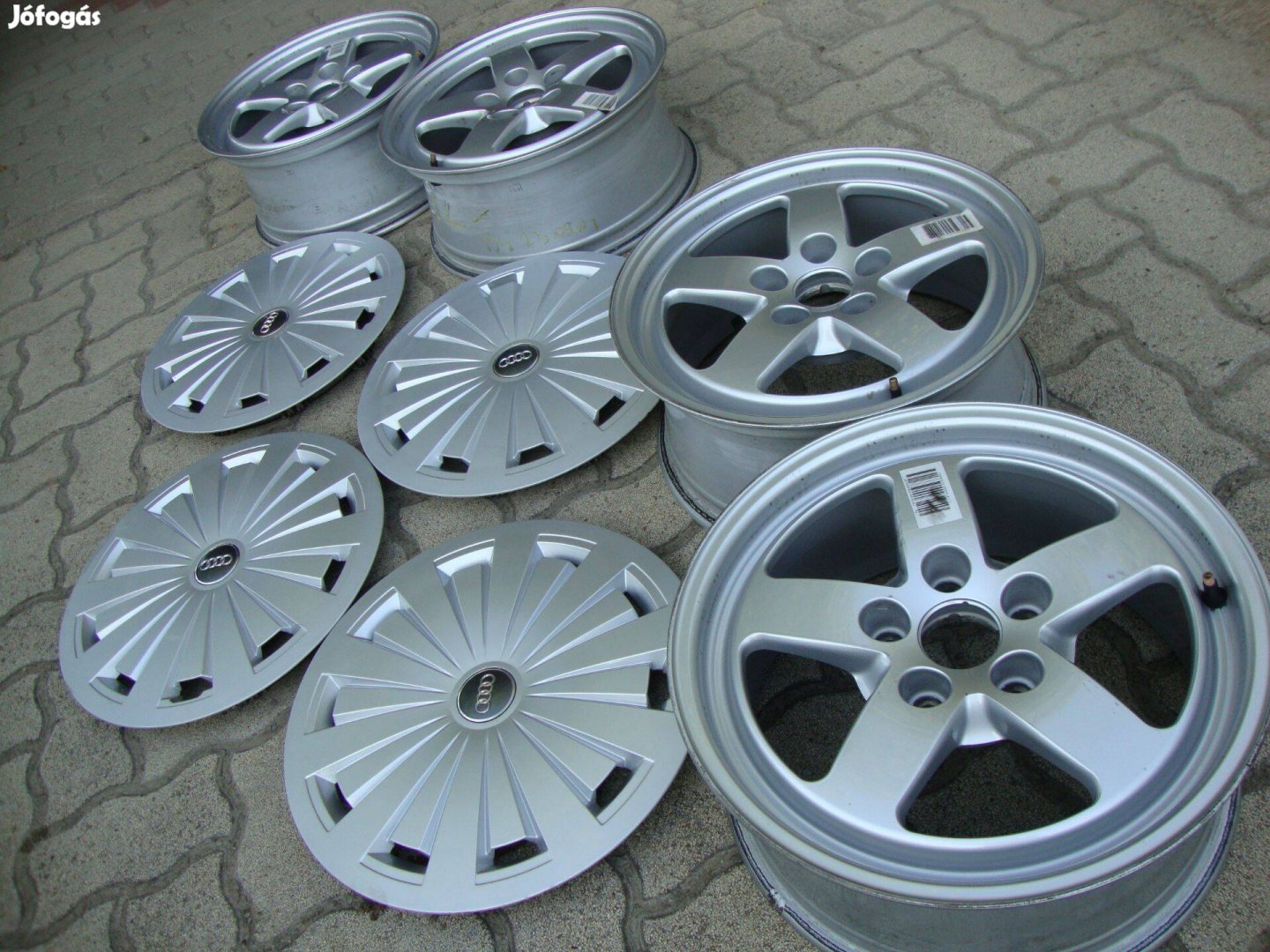 5x112 Audi A4 16" gyári alufelni dísztárcsával