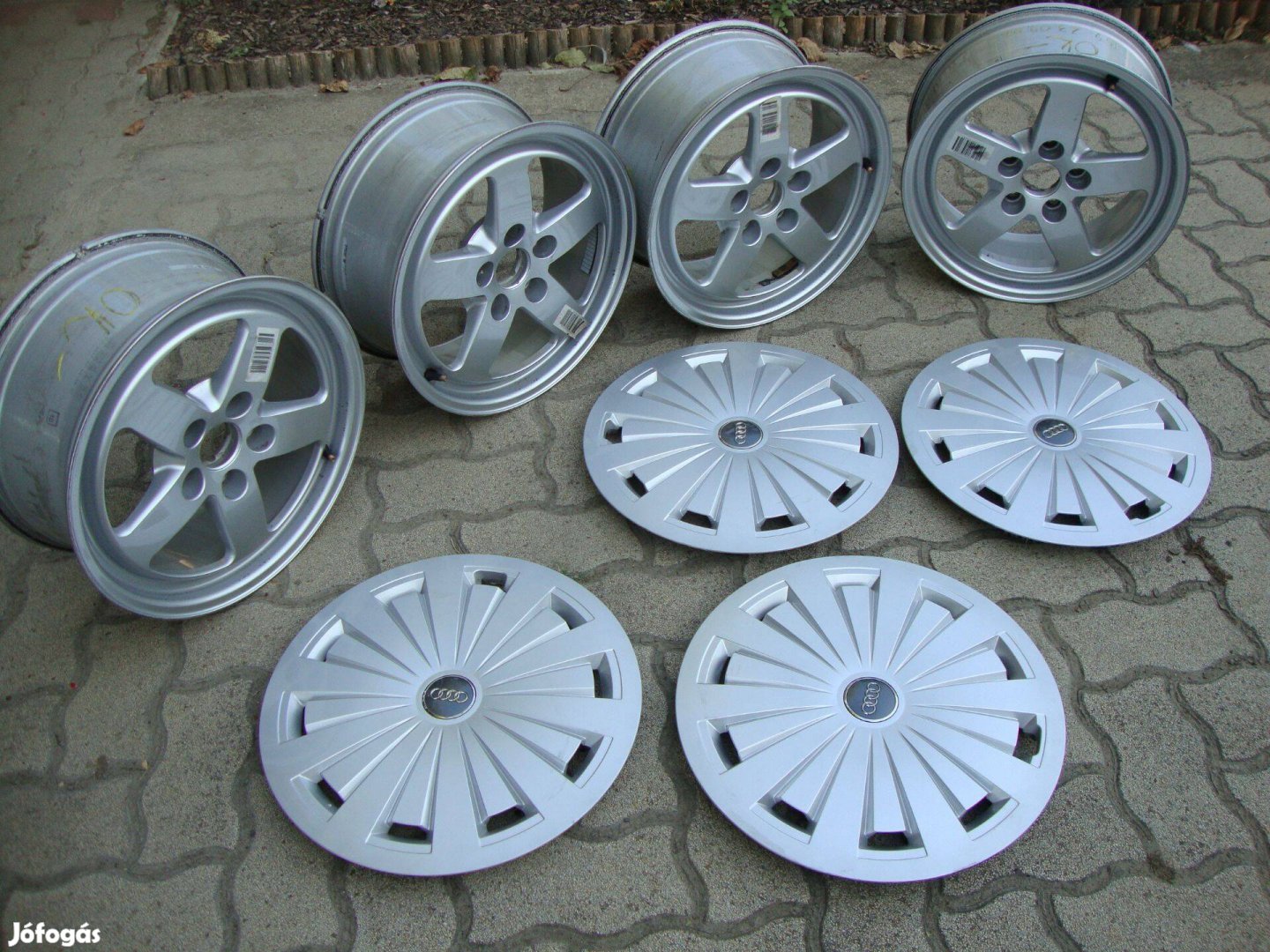 5x112 Audi A4 16" gyári alufelni dísztárcsával