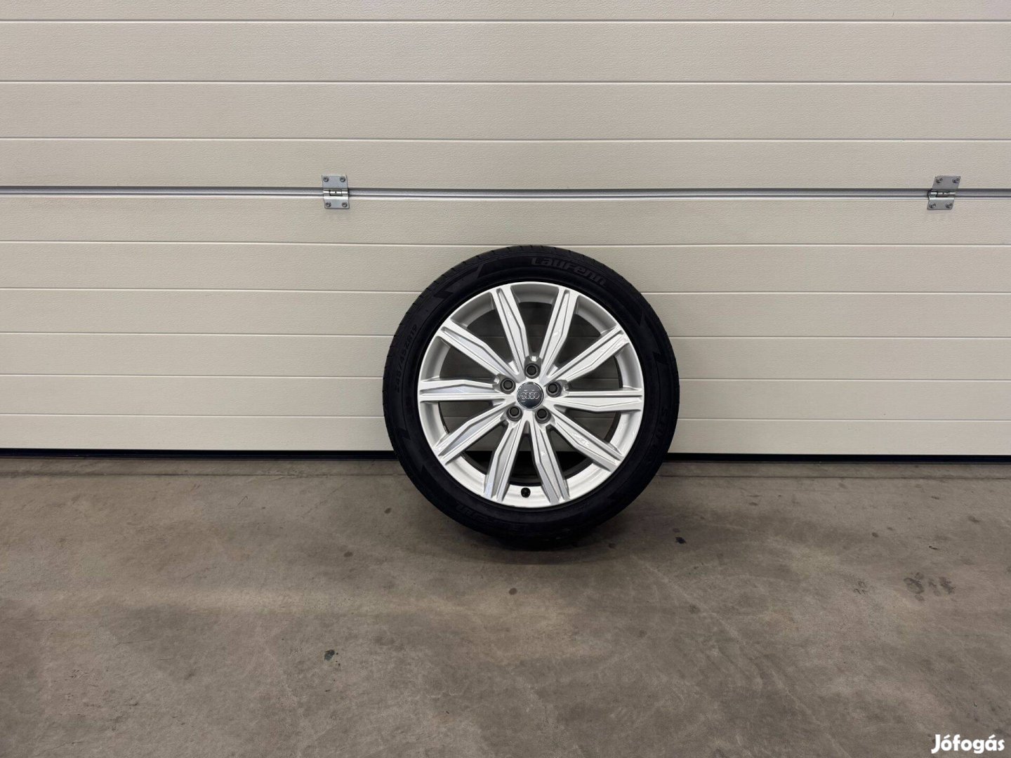 5x112 Audi A6 C8 19" felni alufelni 245/45R19 nyári gumi